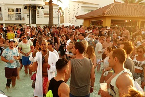Où faire la fête en Espagne en été – les stations balnéaires animées