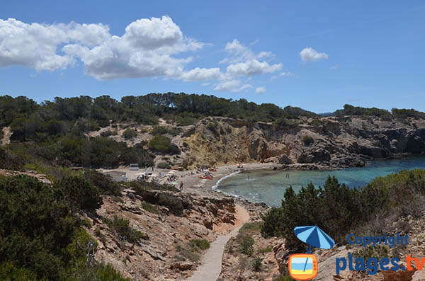 Photo de la crique de Cala Codolar à Ibiza - Sant Josep de sa Talaia