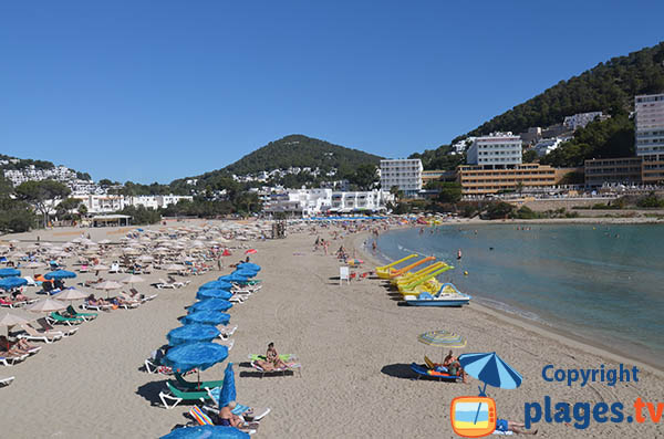 Photo de la plage de Cala Llonga à Ibiza