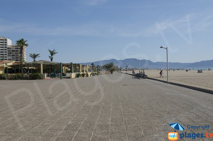 Balade en front de mer à Empuriabrava