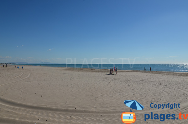 Grande plage de sable sauvage au nord de Valence - Almarda - Espagne