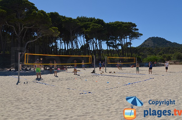 Terrain de beach volley à Cala Agulla
