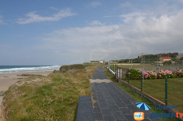 Promenade le long de la plage de Coto à Barreiros