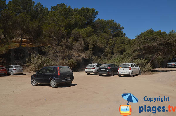 Parking de la plage Estanyol à Ibiza