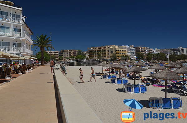 Promenade piétonne le long de la plage de S'Illot - Majorque