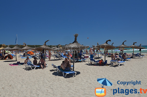 Location de matelas sur la plage de Sa Coma à Majorque