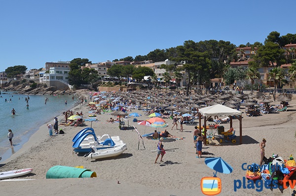 Pédalos sur la plage de Sant Elm à Majorque - Baléares