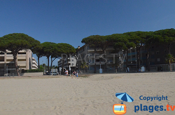 Accès à la plage de Vilafortuny à Cambrils en Espagne