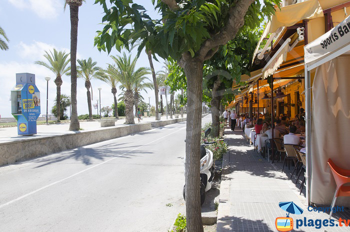 Restaurants sur le front de mer de Sitges